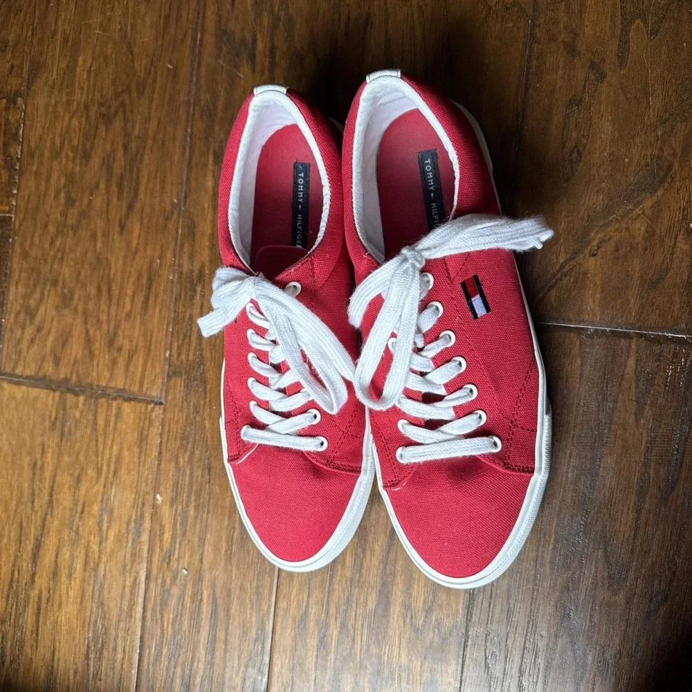 TOMMY HILFIGER FLINT Sneakers WOMEN'S 10 M RED Canvas Hipster Preppy Shoes EUC